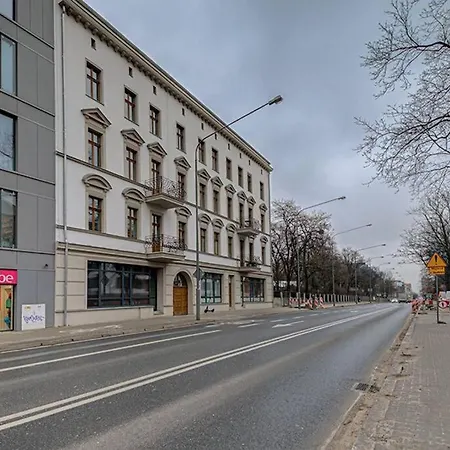 Sunset - Free Parking - Fast Internet - Close To Everything Apartment Poznan