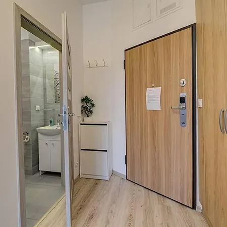 Sunset - Free Parking - Fast Internet - Close To Everything Apartament Poznań