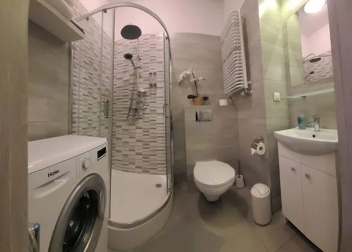 Sunset - Free Parking - Fast Internet - Close To Everything Apartment